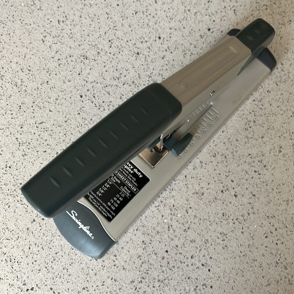 Swingline Heavy Duty Stapler #39002